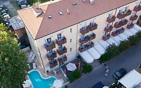 Hotel Aron