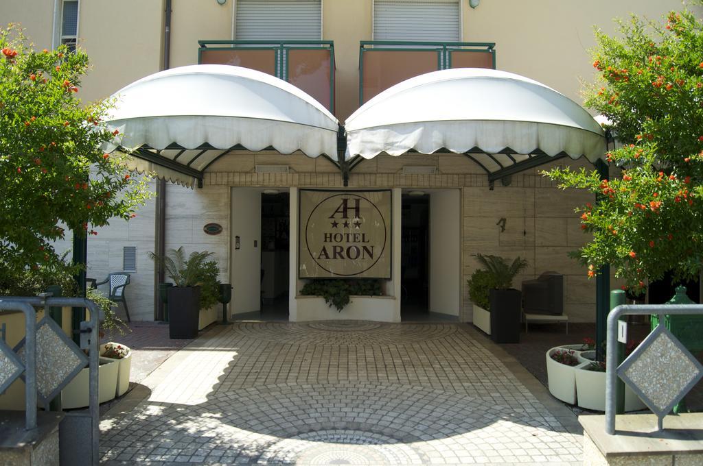 Hotel Aron Rimini Exterior foto